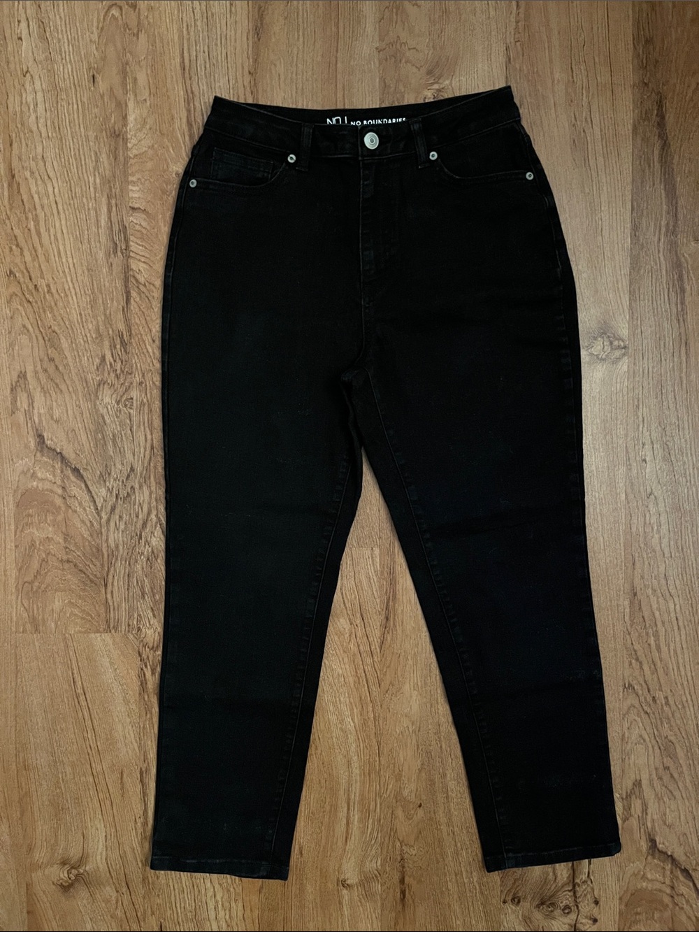 No Boundaries Straight Mom Jeans